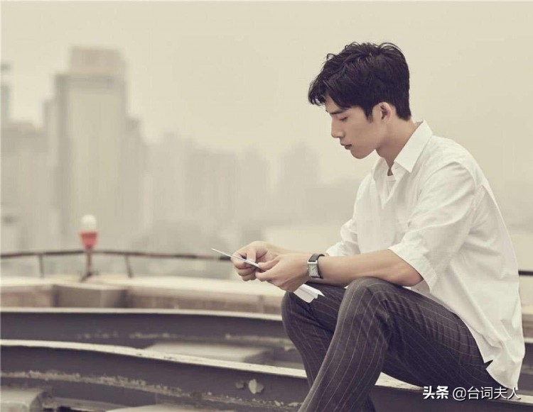 盘点明星的小号明星的双面人生有人还用自己的小号来吐槽自己